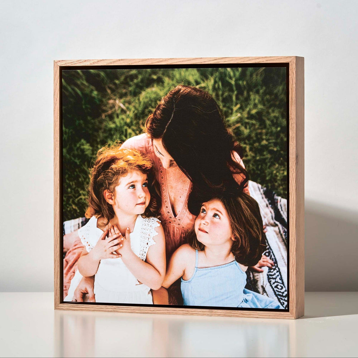 Oak Square Floating Frame